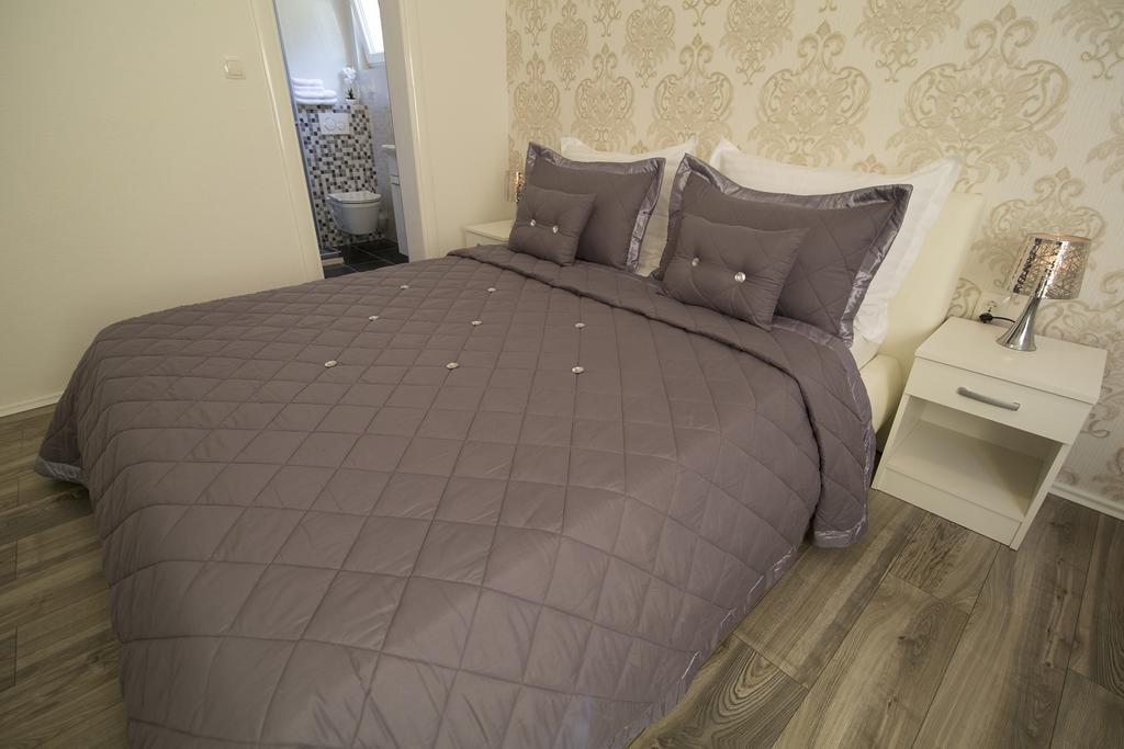 מאקרסקה Villa Petra Apartment With Private Pool מראה חיצוני תמונה