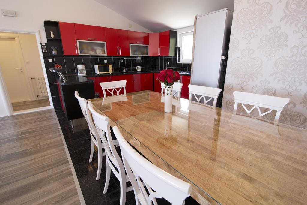 מאקרסקה Villa Petra Apartment With Private Pool מראה חיצוני תמונה